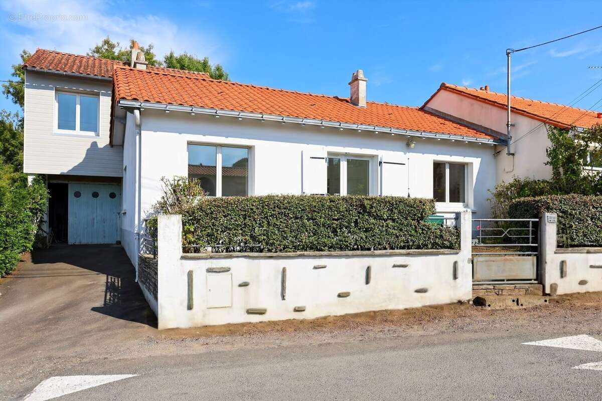 Maison à MOUZILLON