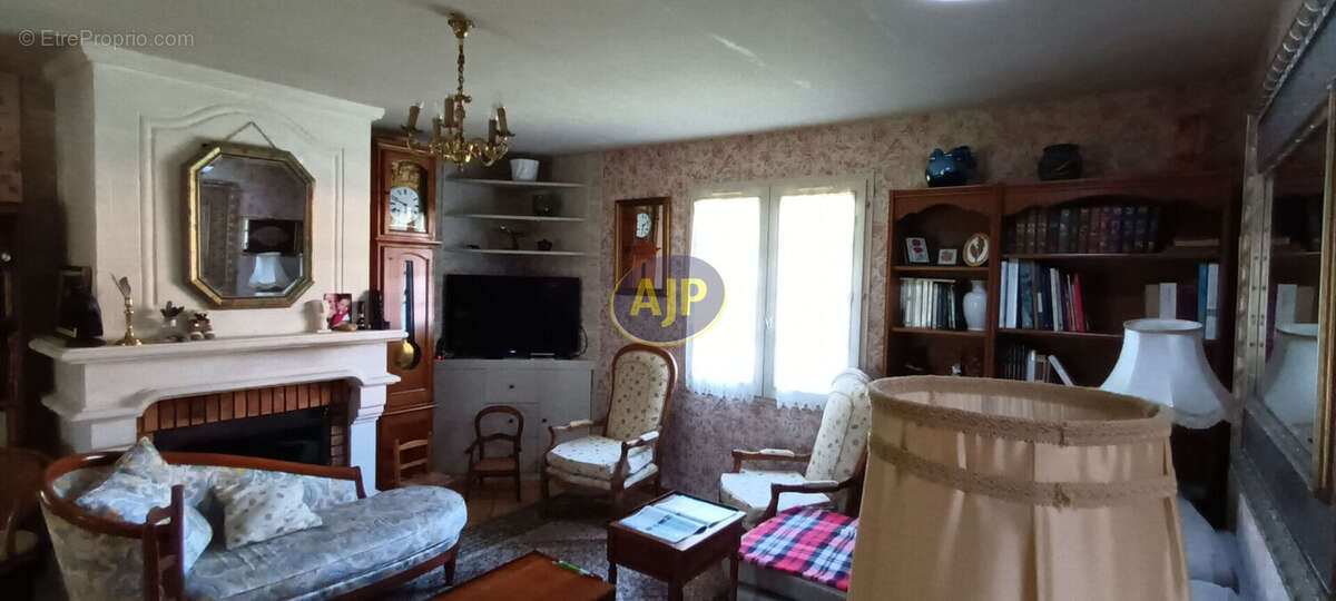 Maison à GRAYAN-ET-L&#039;HOPITAL