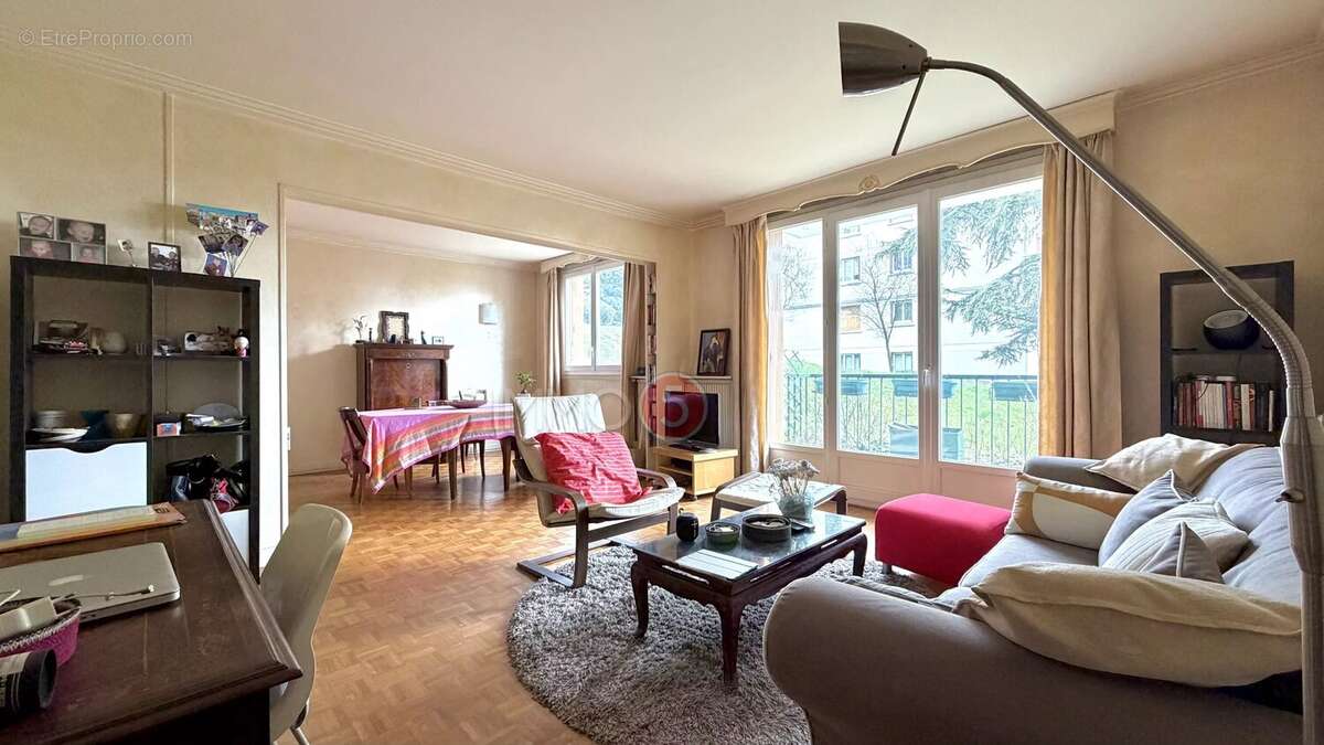 Appartement à LE RAINCY