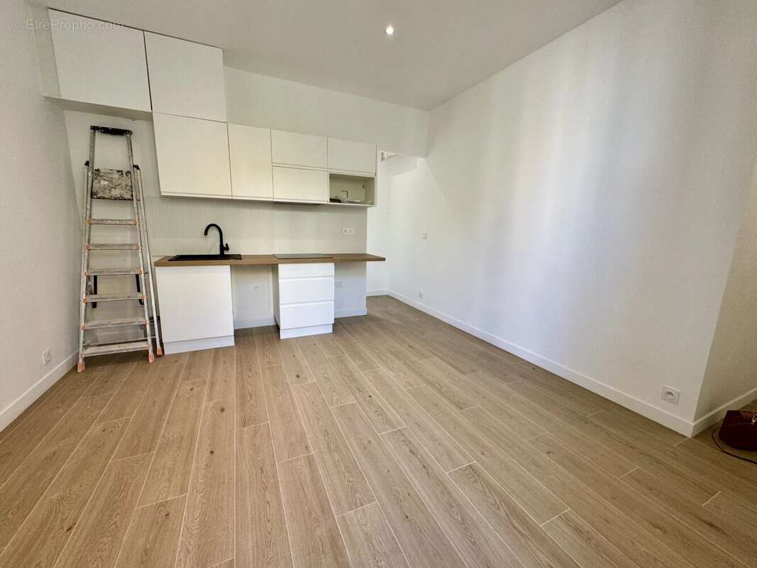 Cannes vente 2 pièces au calme absolu dans maison bourgeoise - photo 4