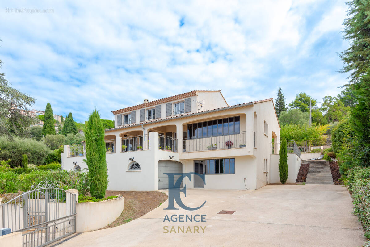 Maison à LE CASTELLET