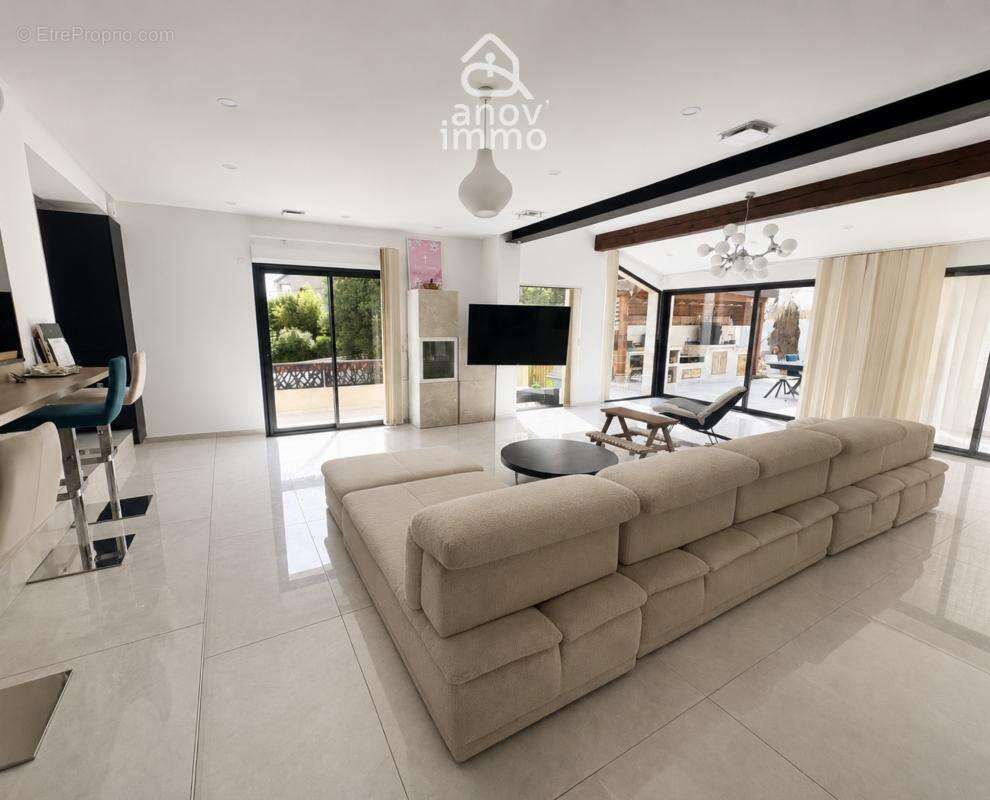 Maison à LA CADIERE-D'AZUR