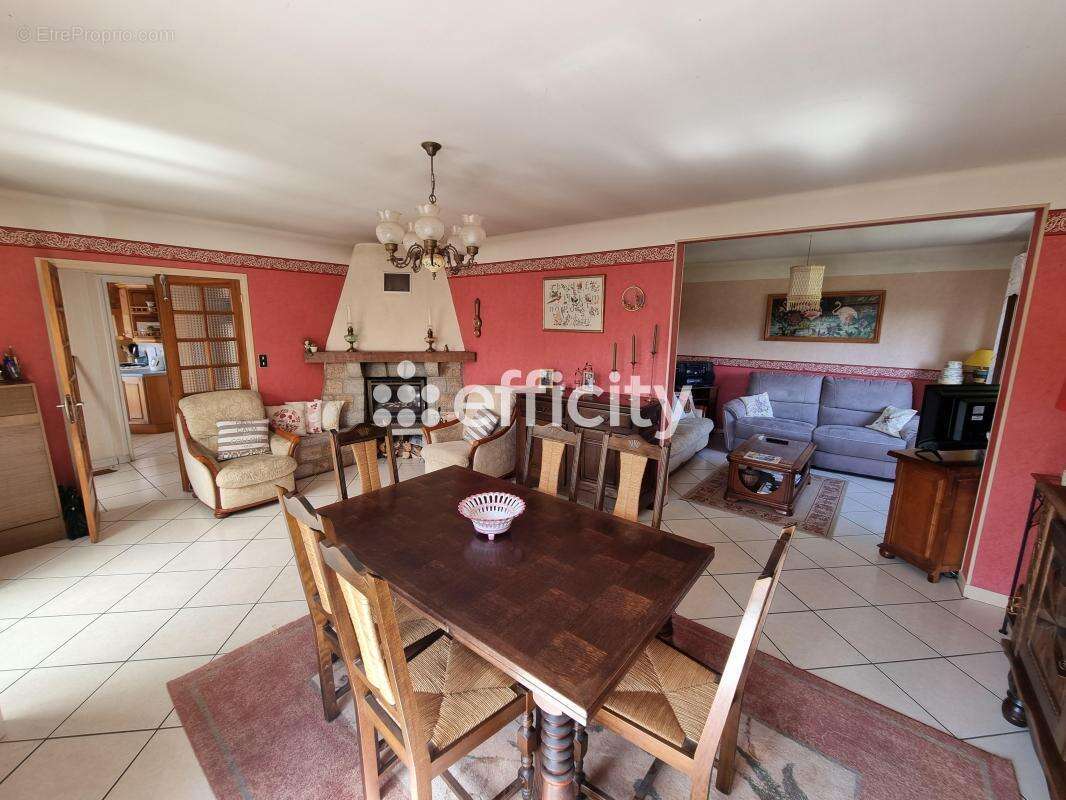 Maison 84 m² à Saint-Alban-Sur-Limagnole  - photo 5