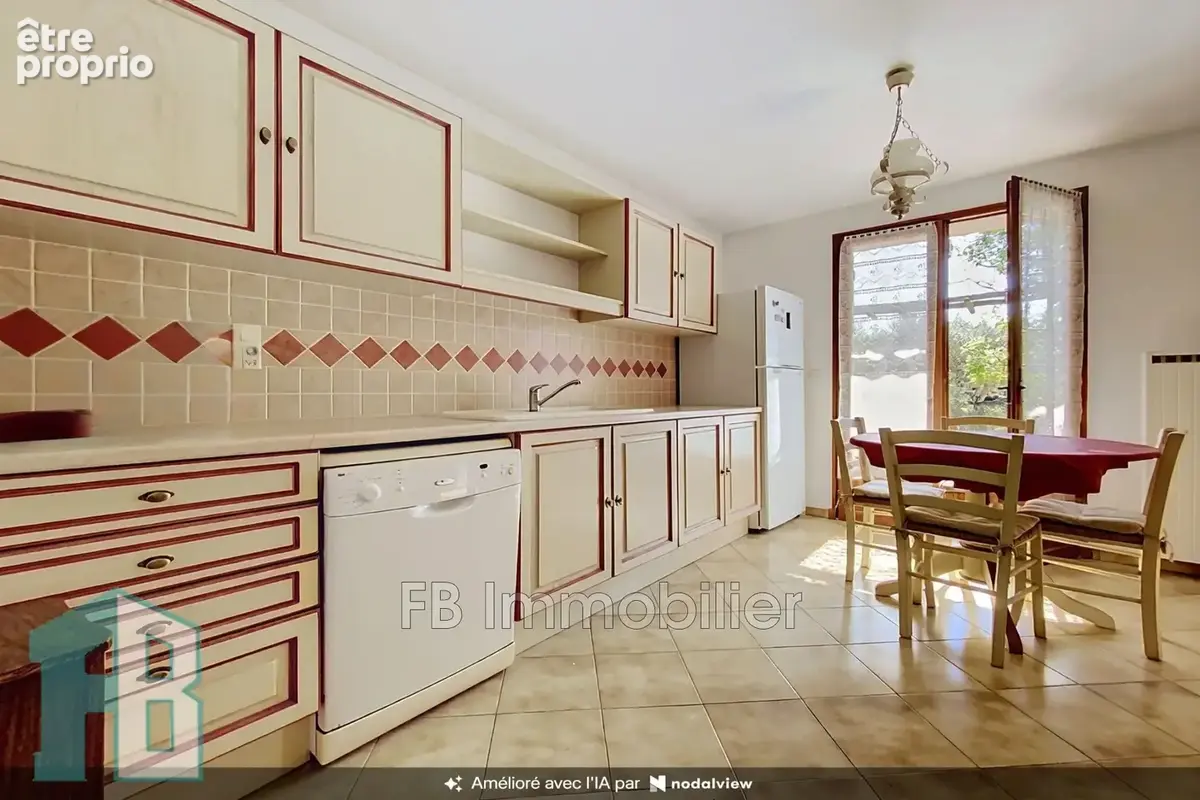 Maison 4 pièces 122 m² à vendre à Eyguieres (13430) - photo 9