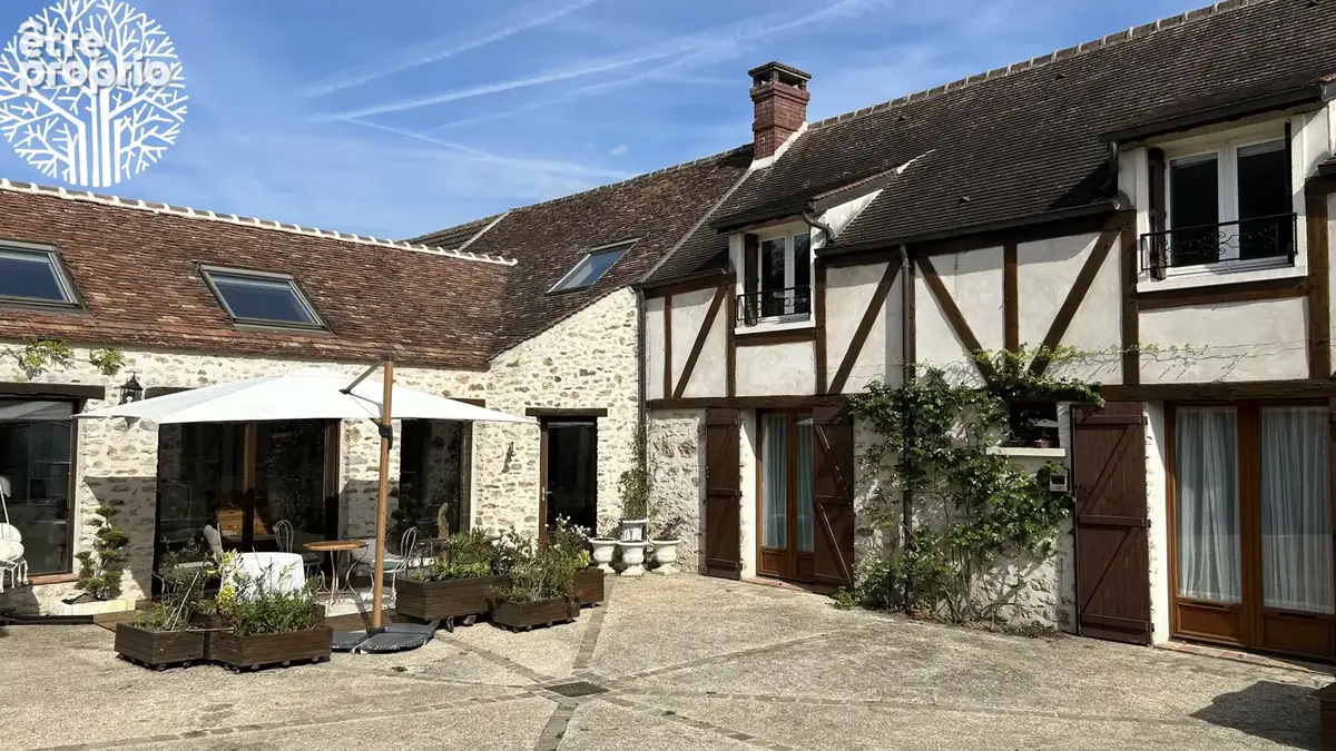 Maison de caractère rénovée avec piscine - photo 2