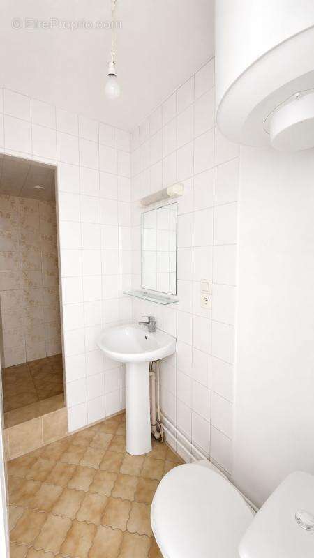 À VENDRE – Studio en rez-de-chaussée à Étampes, quartier Saint-Pierre - photo 4