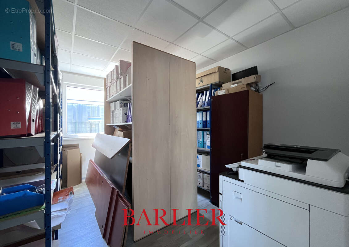 Bureaux de 200m2 et entrepôts de 200m2 - photo 15