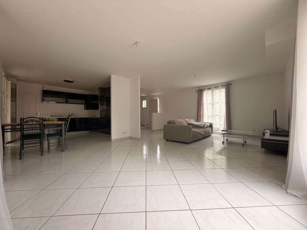Compiègne — Maison familiale 4 chambres, jardin clos et garage - photo 2