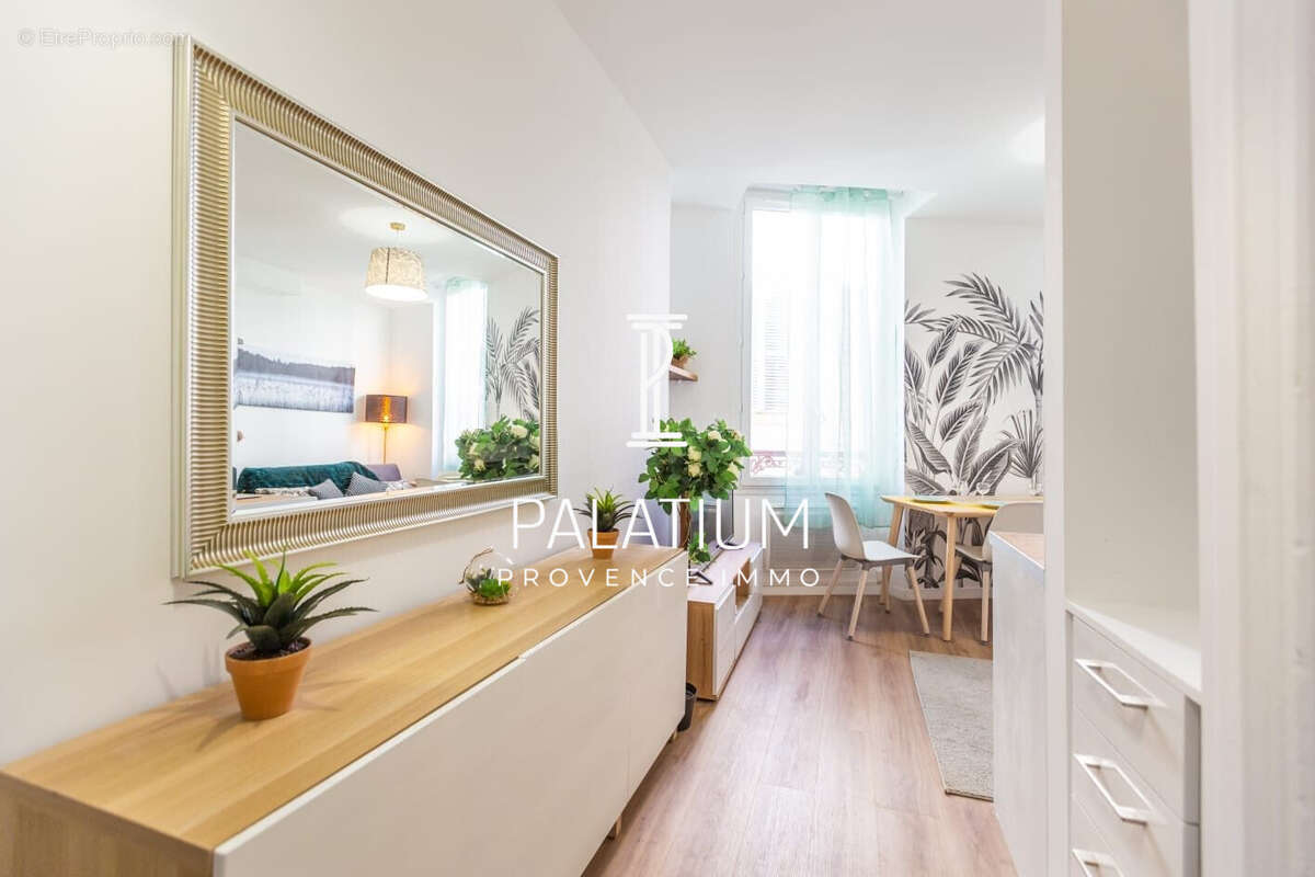 Appartement à MARSEILLE-1E