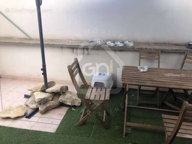Appartement à ROGNONAS
