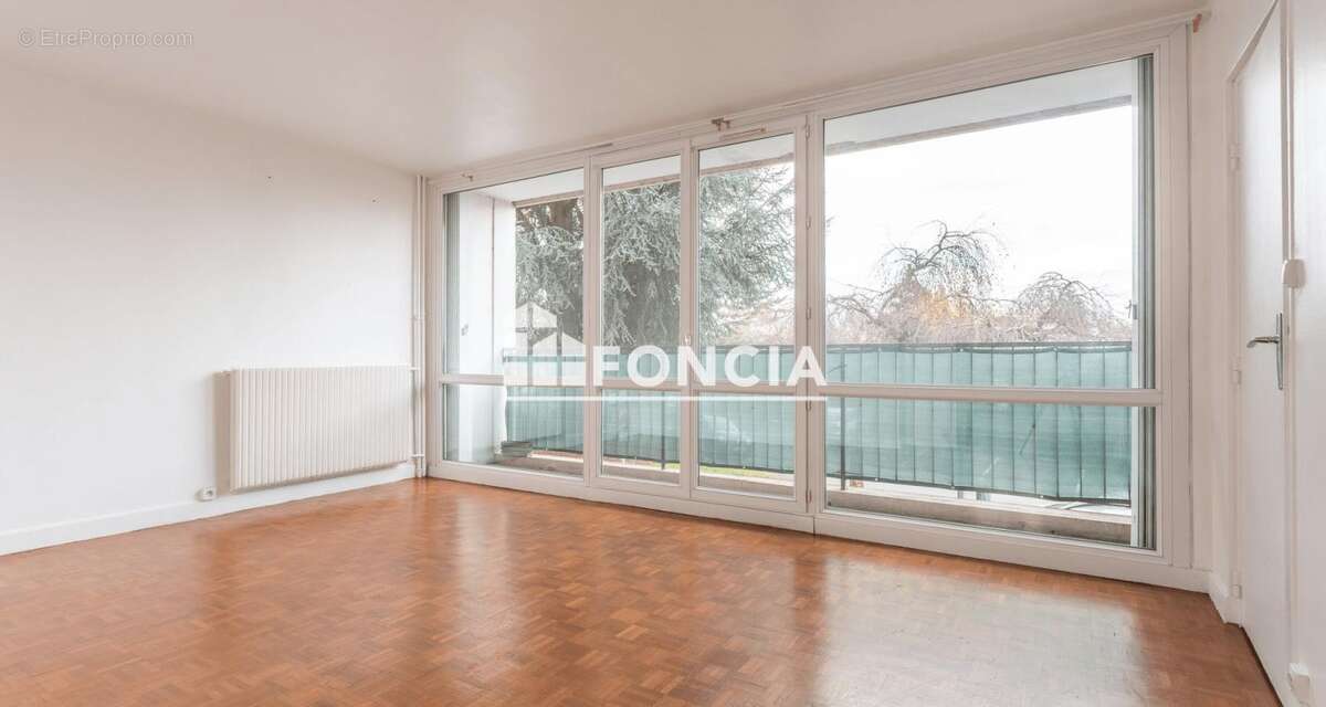 Appartement à MORANGIS