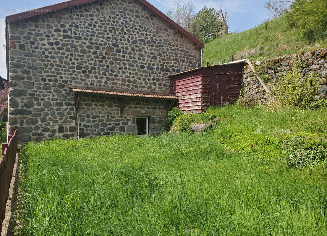 Maison en pierres avec terrain attenant et vue dégagée - photo 3
