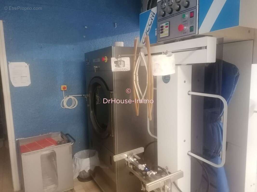 Commerce à ESPALY-SAINT-MARCEL