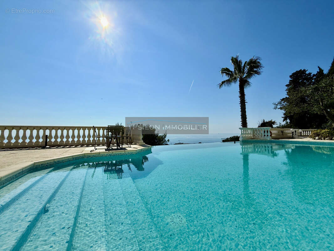 Appartement à BEAUSOLEIL
