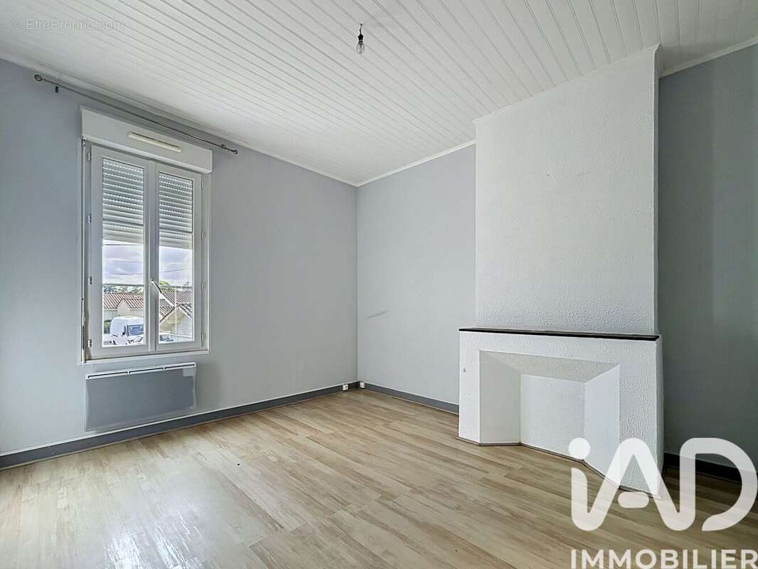 Appartement 270 m² à Guitres  - photo 7