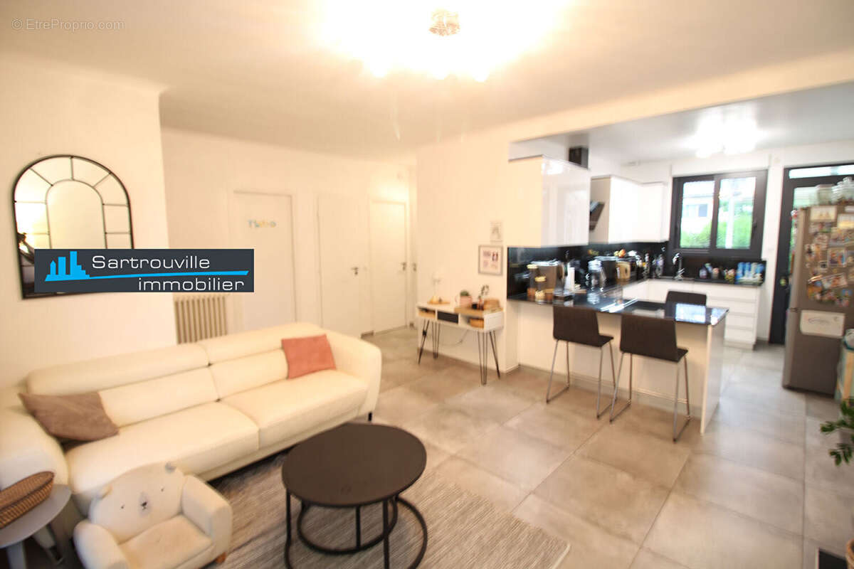 Maison à SARTROUVILLE