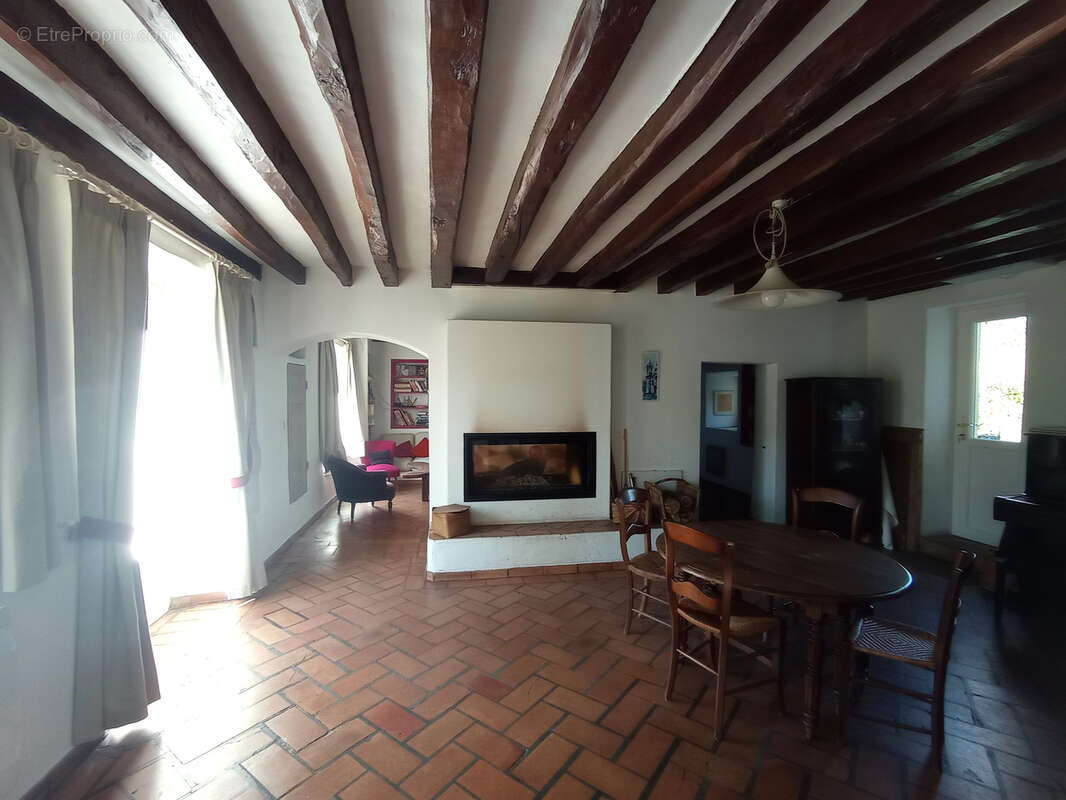 Maison à BRIIS-SOUS-FORGES