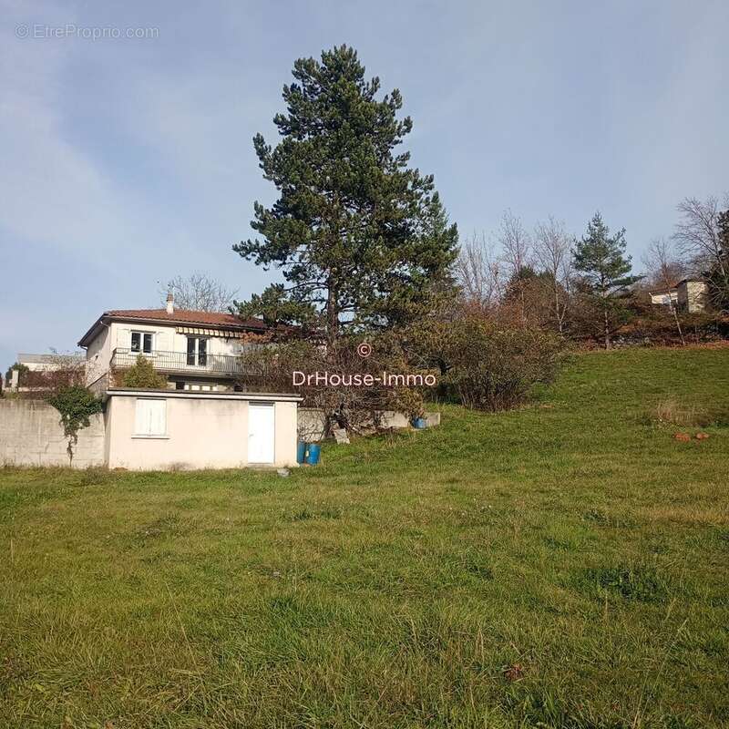 Maison à BRIVES-CHARENSAC