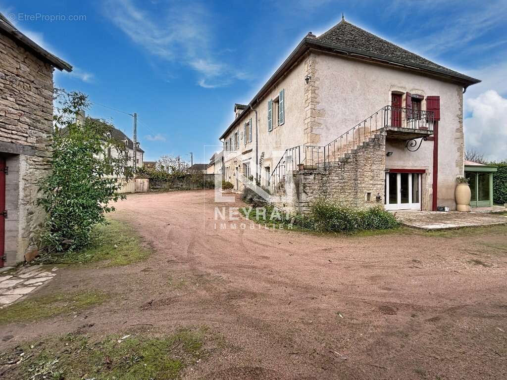 Maison à SENNECEY-LE-GRAND