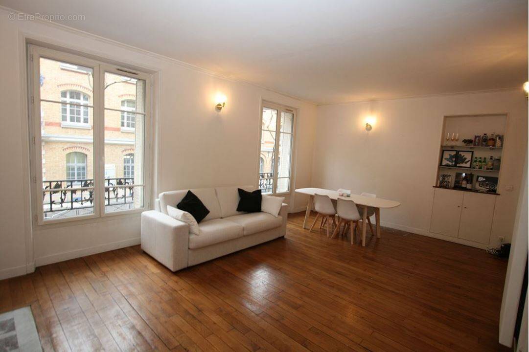Appartement à PARIS-15E