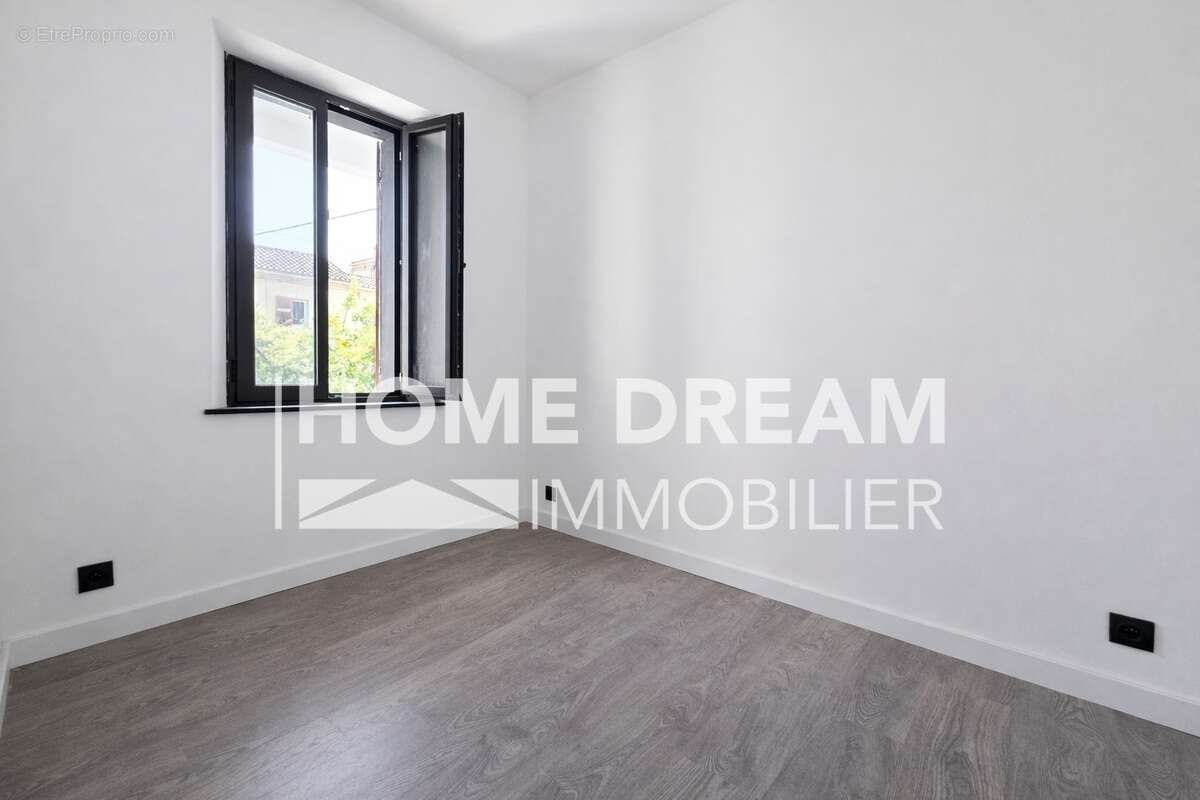 Appartement 47 m² à Toulon  - photo 6
