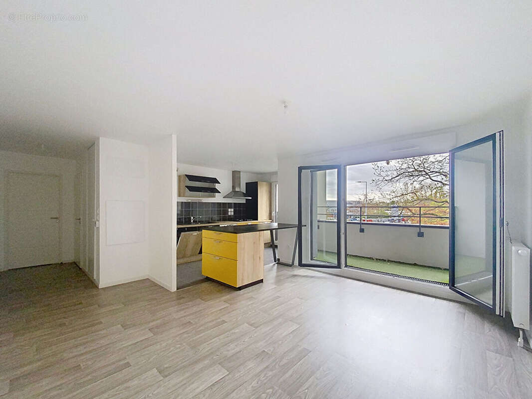 Appartement t3 avec ascenseur grand garage proche commerces et ecoles - photo 3