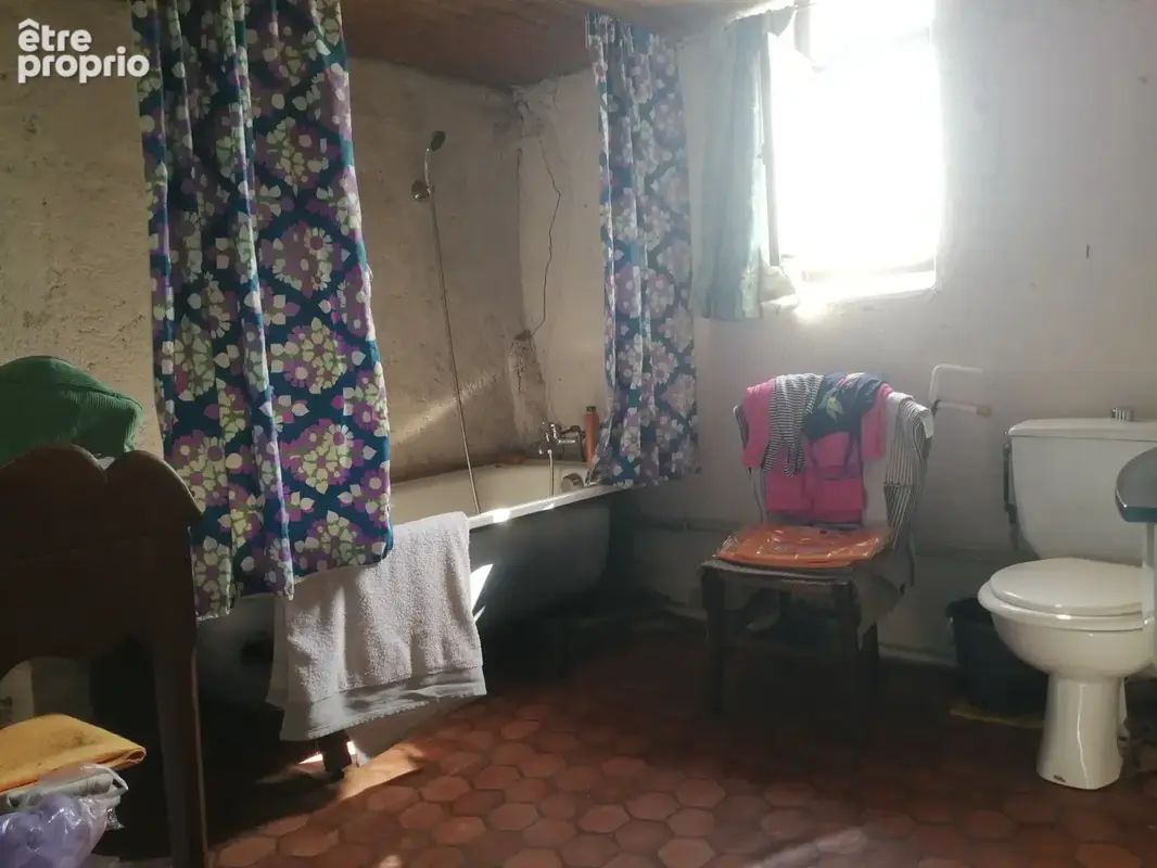 Maison mitoyenne, grange, 7 660 m2, travaux - photo 10