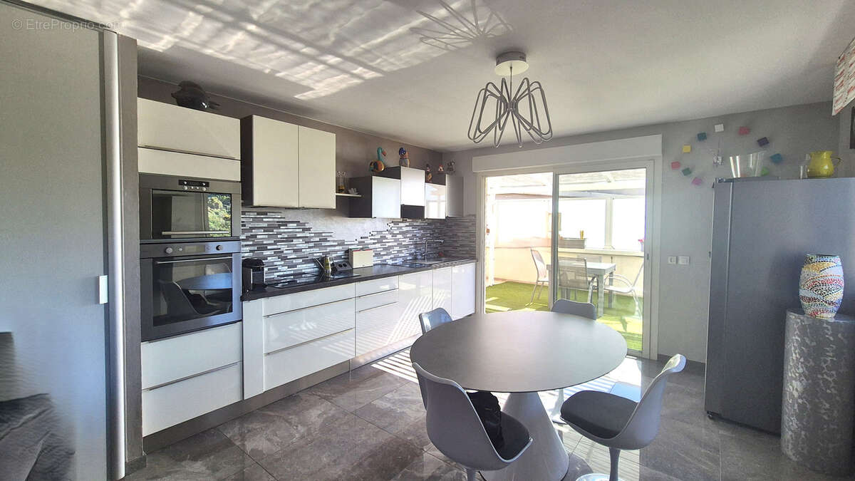 Appartement à MANDELIEU-LA-NAPOULE