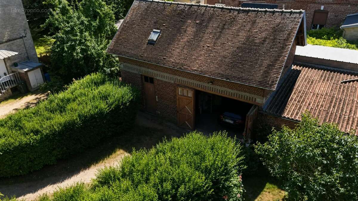 Maison de maître 360 m² à Saint-Just-en-Chaussée - photo 10