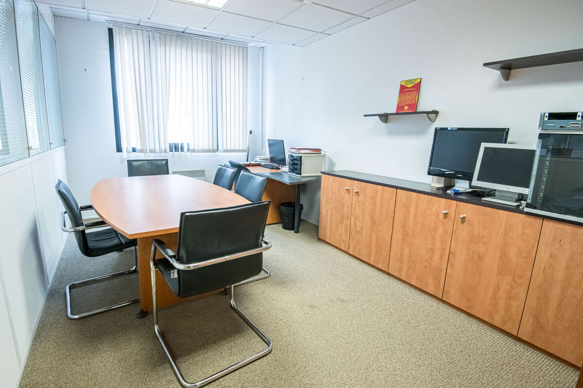 Commerce à COURCOURONNES