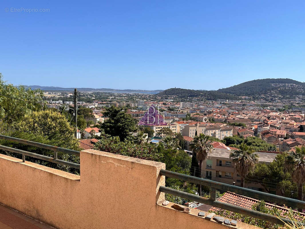 Maison à HYERES