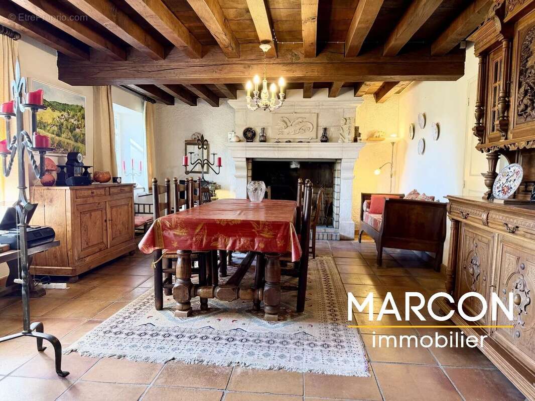 Maison à LA CELLE-DUNOISE