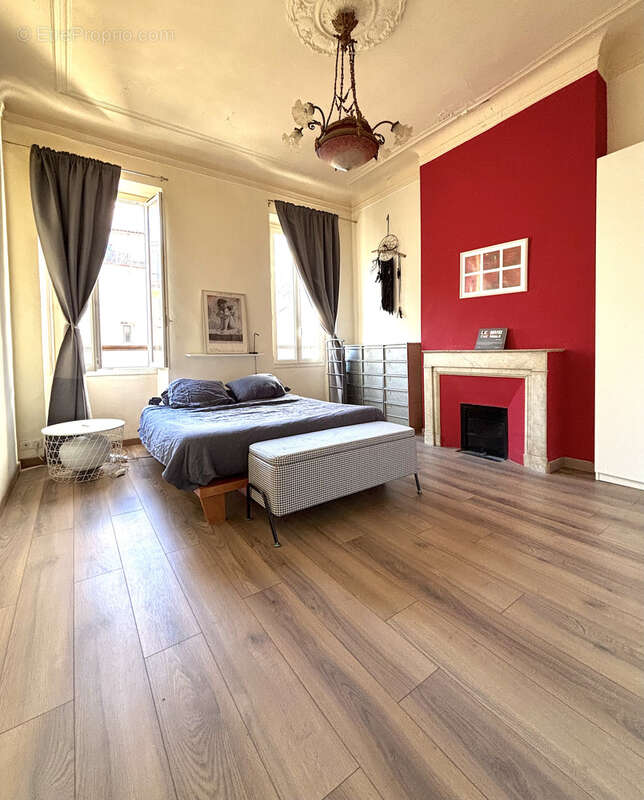 Appartement à MARSEILLE-6E