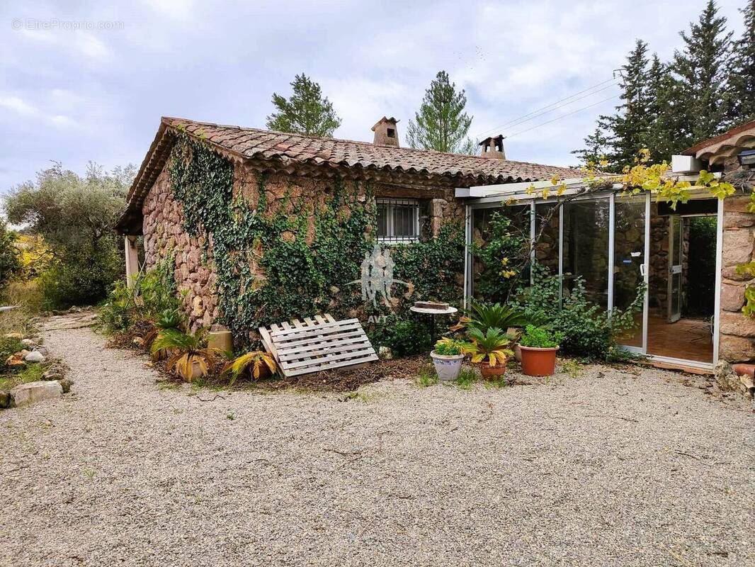 Maison à FIGANIERES