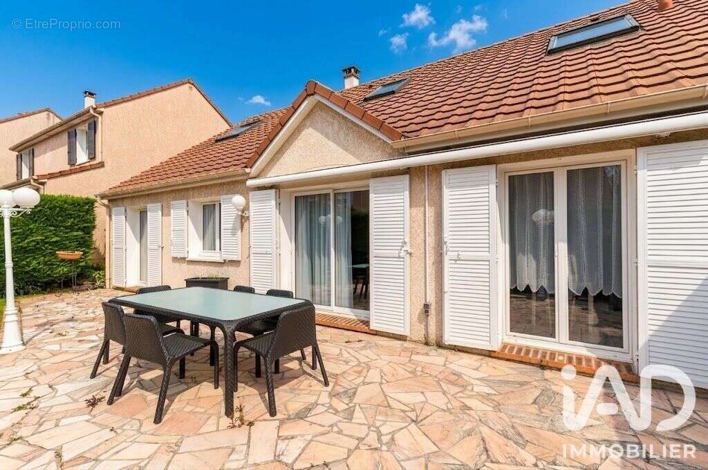 Photo 2 - Maison à MONTEVRAIN
