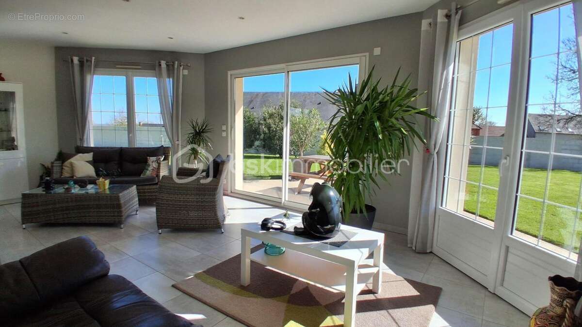 Maison contemporaine de 229m². 11 pièces. 5 chambres. terrain 2267m² - photo 4