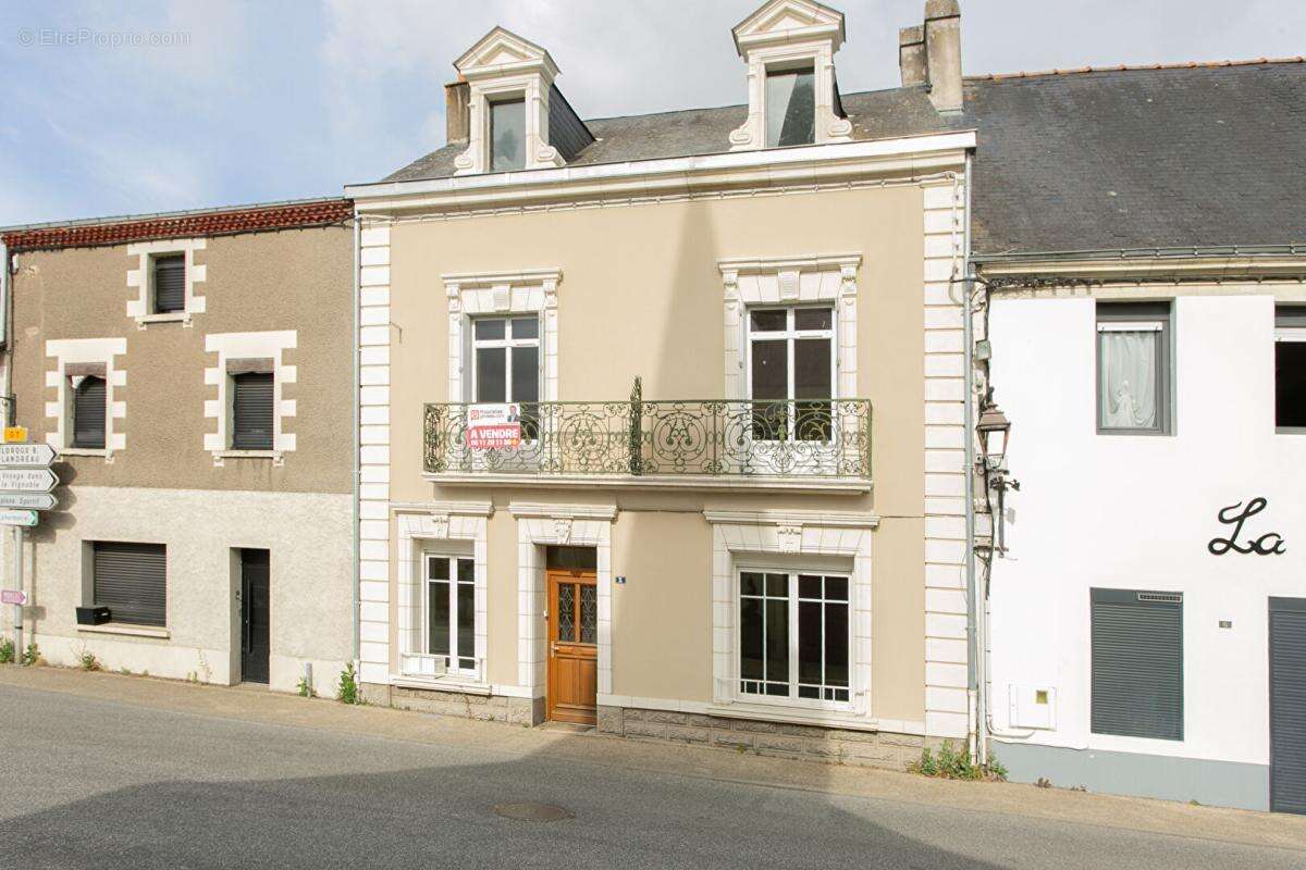 Maison à LA CHAPELLE-HEULIN
