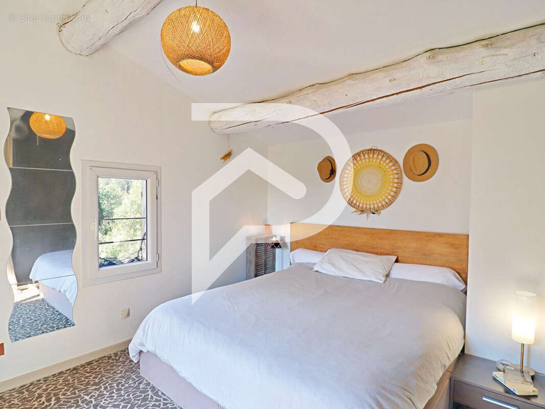 Maison à PEYPIN-D&#039;AIGUES