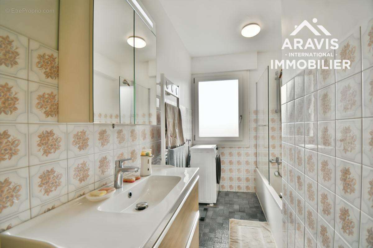 Appartement à SERRAVAL