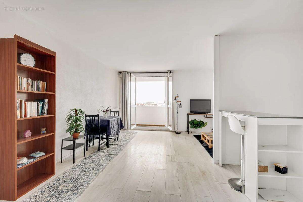 Appartement à L'ILE-SAINT-DENIS