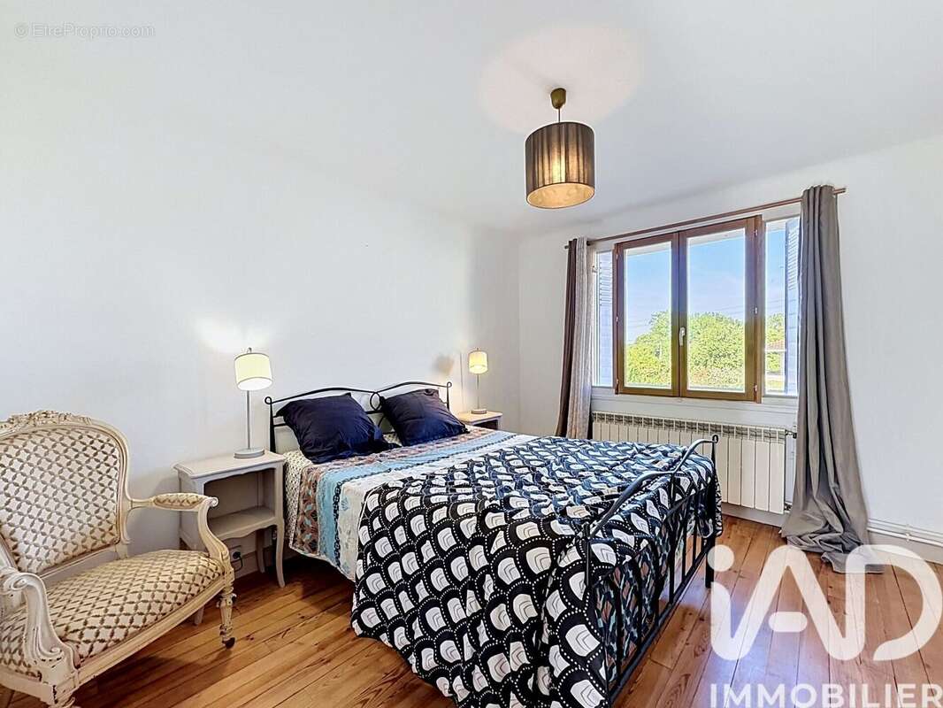 Maison 204 m² à Neuillac  - photo 6
