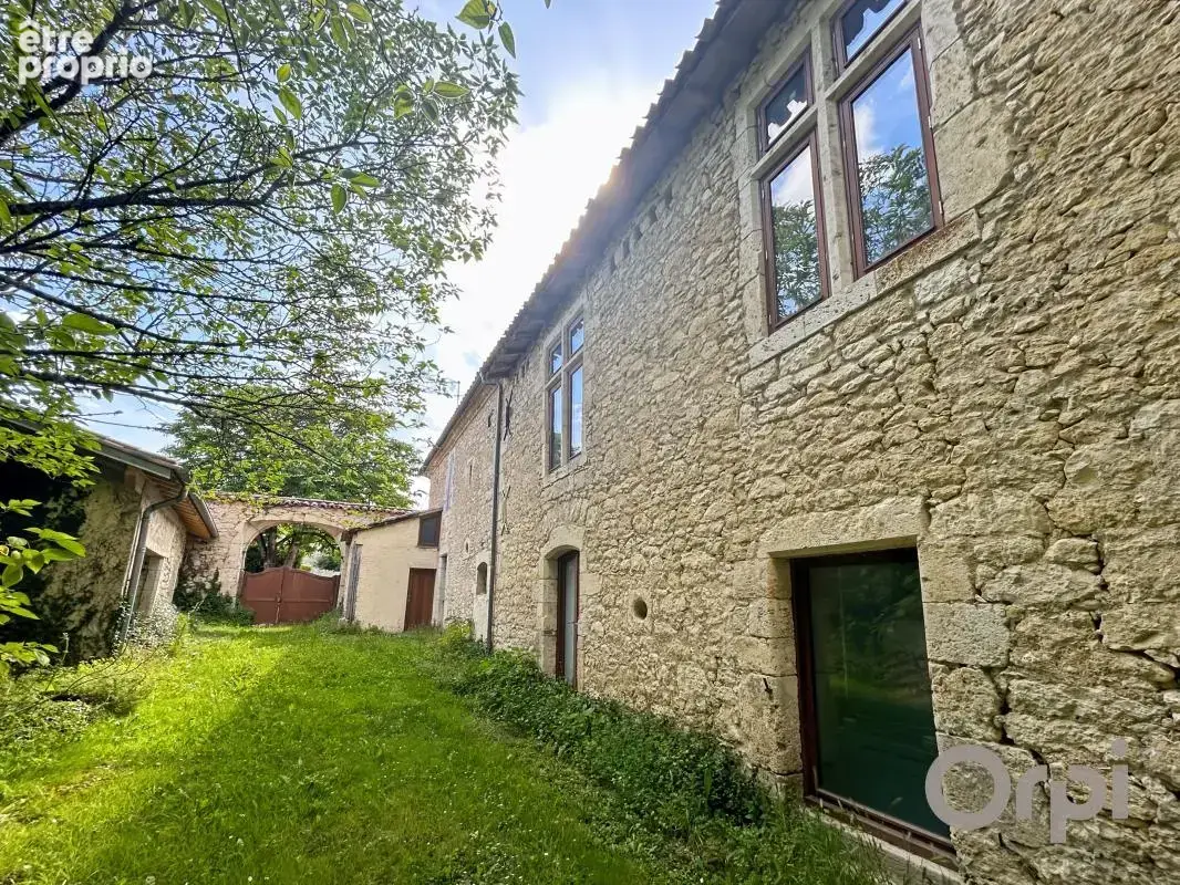 Maison à SAINT-CLAR