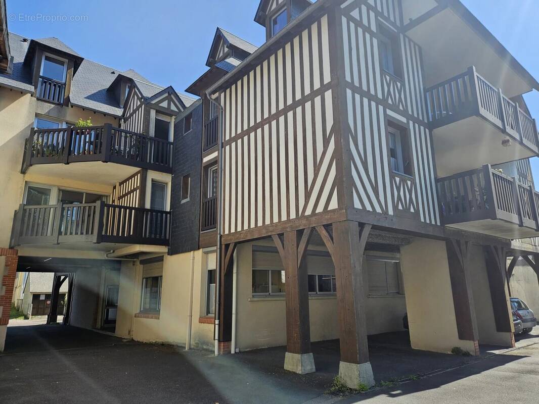 Appartement à PONT-L&#039;EVEQUE