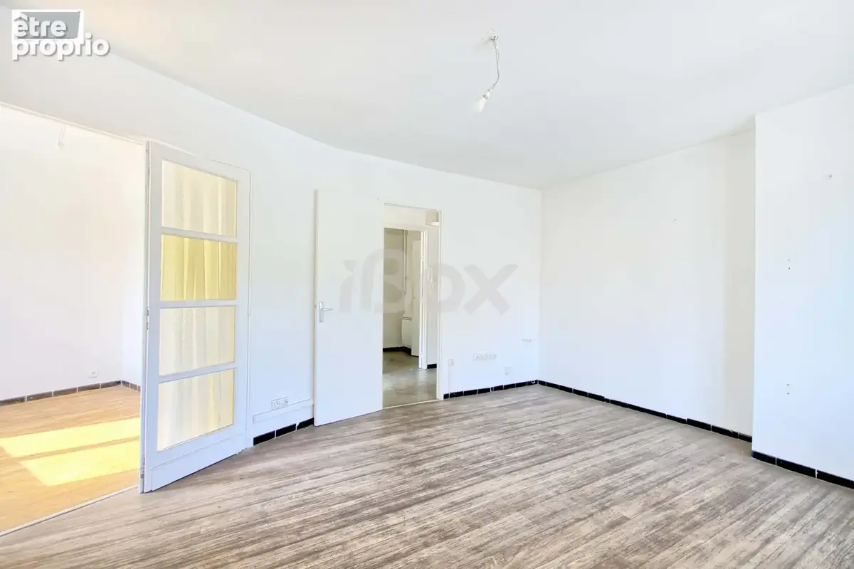 Toulon, Champs de Mars, 3 pièces 58 M2, balcon, cave. - photo 5