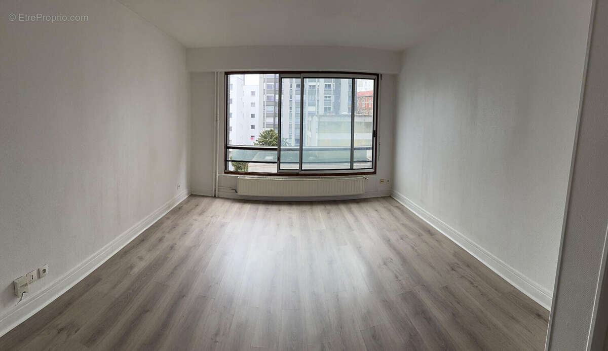 Appartement à PARIS-19E