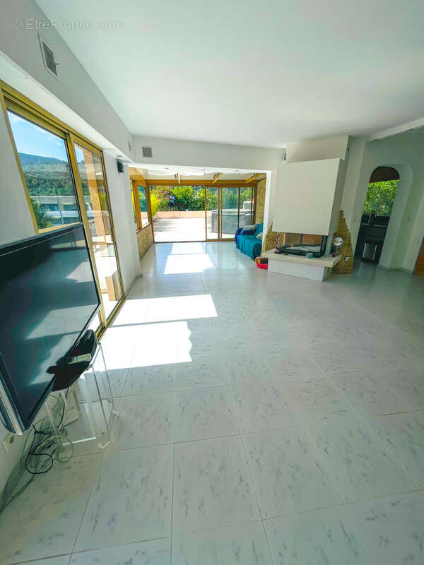 Appartement rooftop 4 pièces à Mandelieu-la-napoule - photo 4