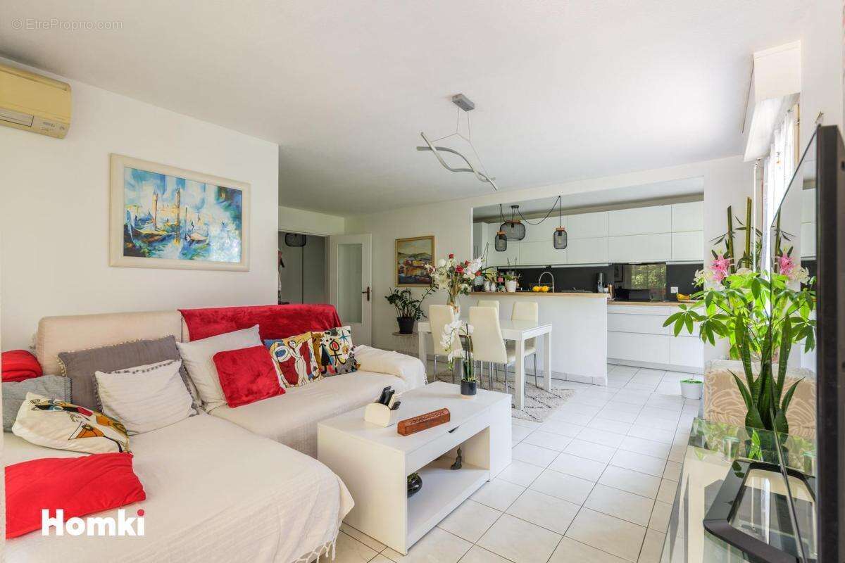 Appartement à VILLENEUVE-LOUBET