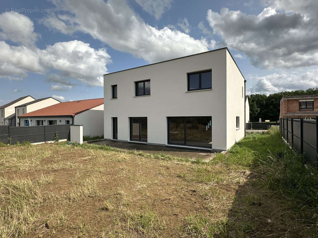 Maison à FEY