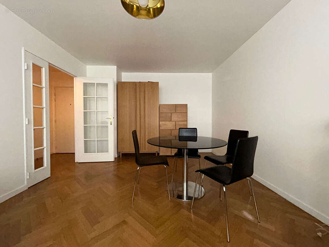 Appartement à PARIS-14E