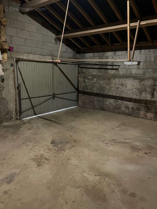 Maison à SAINT-DENIS-DE-CABANNE